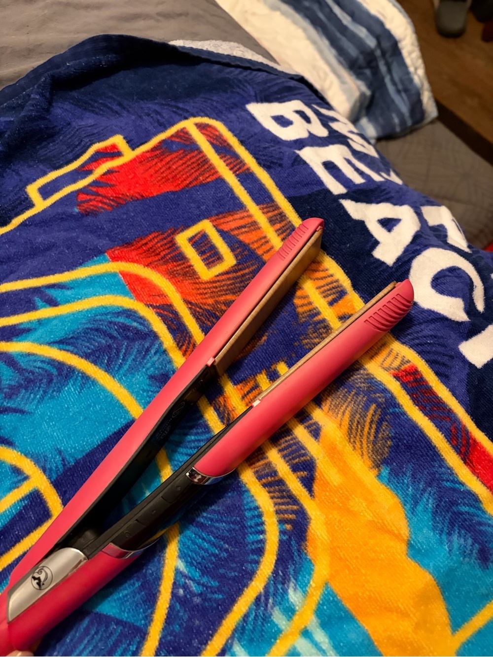 Source Unknown Pink and Black Women's Hair Straightener